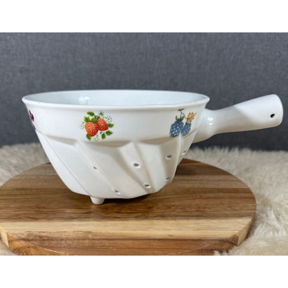 Vintage Fluted Colander